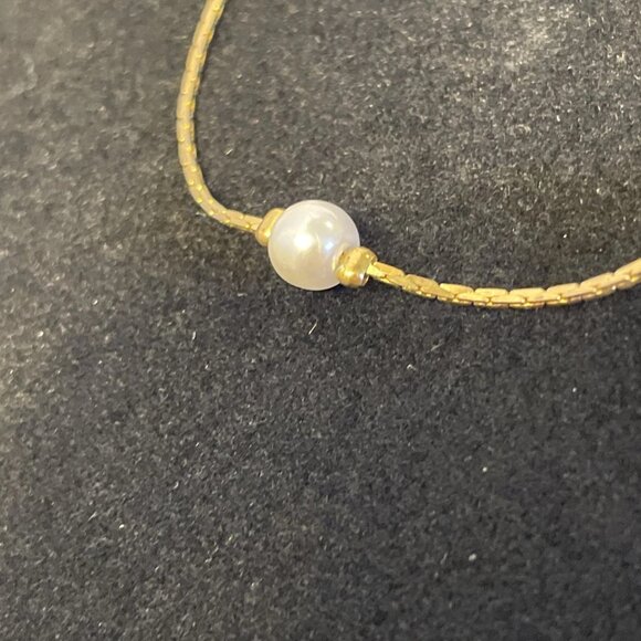 Gold Tone Bracelet with 3 Faux Pearls Elegant 7 inch Lobster Clasp - Picture 6 of 7